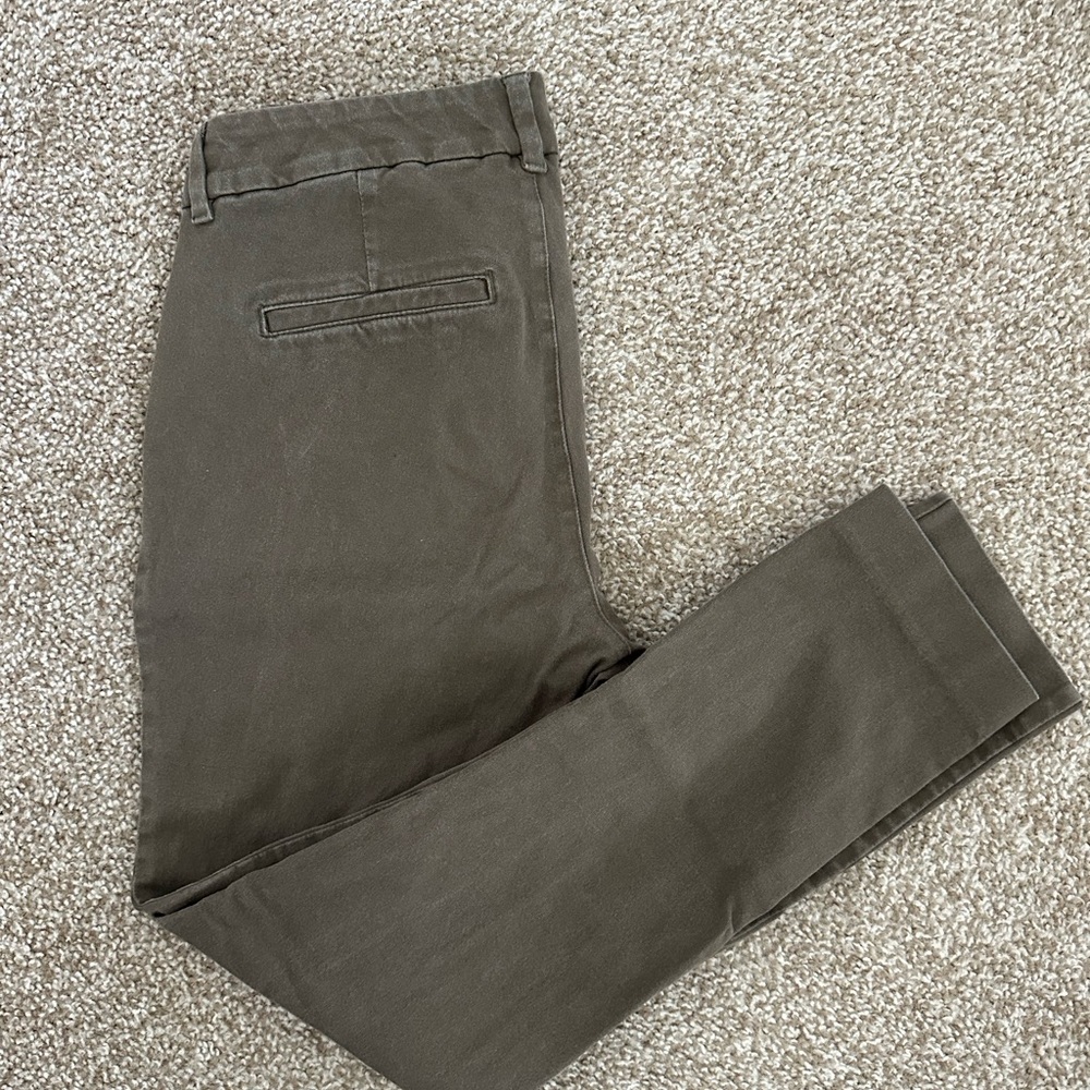 Old Navy Women's Olive Cropped Pants